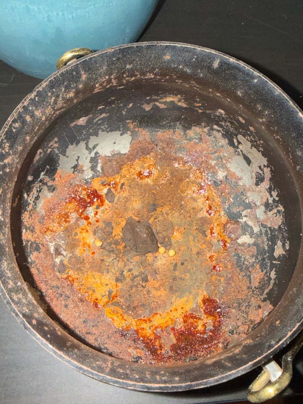 Small metal cauldron pot - Picture 3 of 4